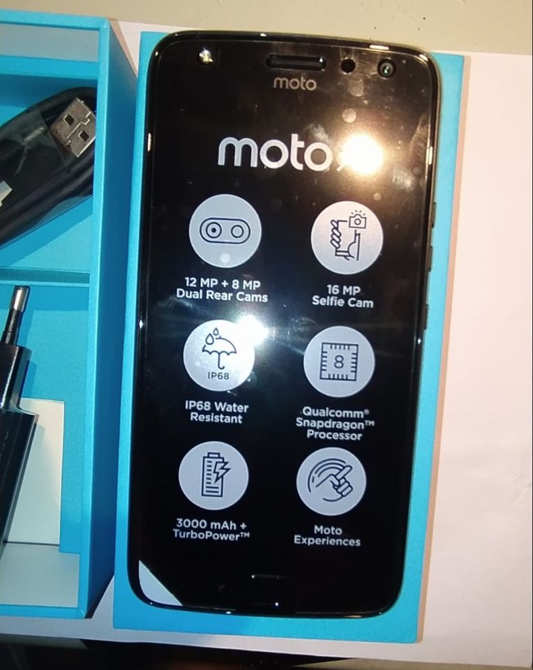 Motorola Moto X4 32 GB Negro Dual SIM XT1900 in Köln