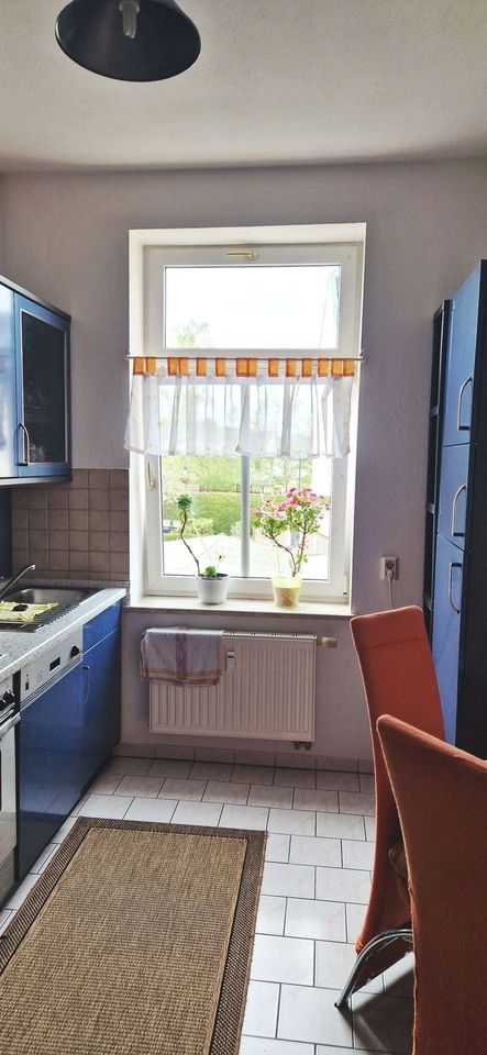 Einbauküche, gepflegt, hell u. geräumig: 2-Zimmerwhg. in angenehmer Lage von SZB in Schwarzenberg (Erzgebirge)