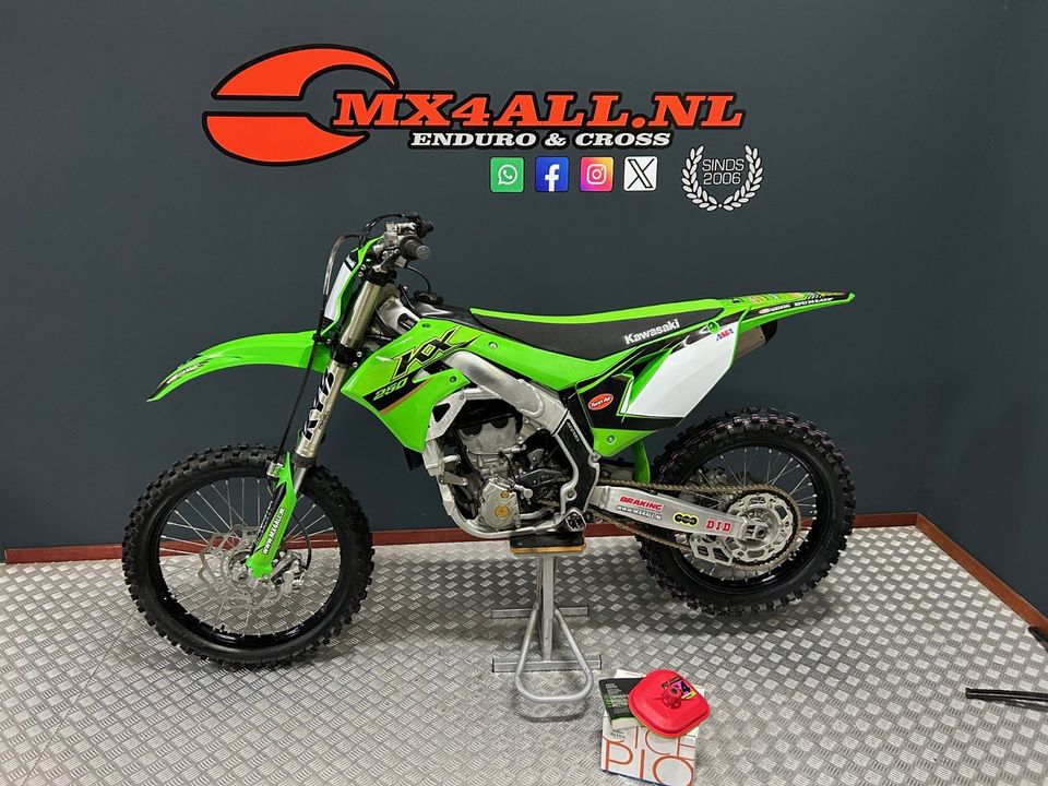 Kawasaki KXF 250 2022 1e hand Top zustand ! KX-F / KX 450 in Emmerich am Rhein