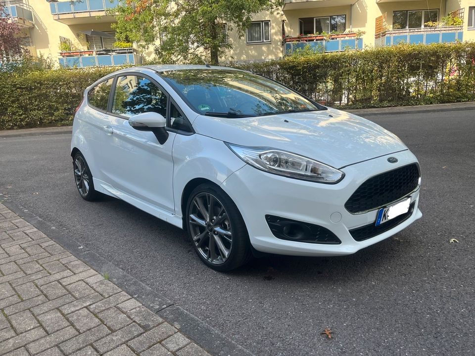 Ford Fiesta 1.0 EcoBoost Vollausstattung, top gepflegt in Köln