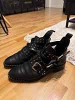 Asos Stiefelette schwarz Gold 40 Frankfurt am Main - Sachsenhausen Vorschau