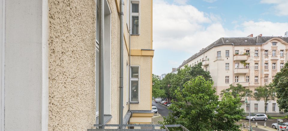 Nahe Mauerpark: 2,5 Zimmer Altbauwohnung mit Balkon in Berlin