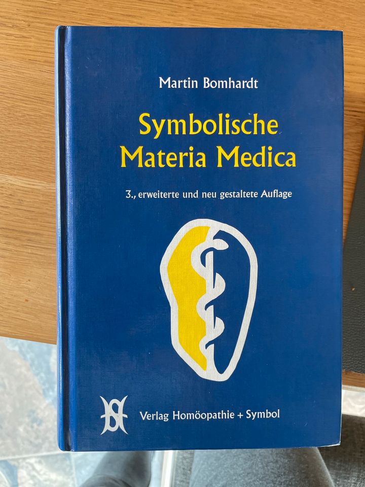 Symbolische Material Medica Bomhardt in Mönchberg