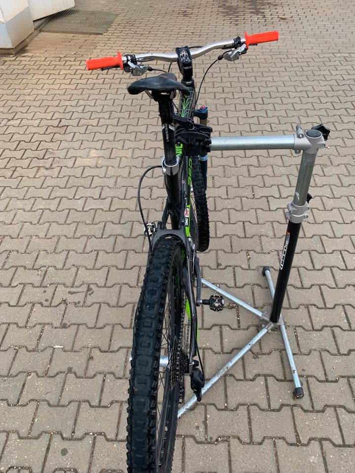 Rose Downhill Red Bull Tusk Carbon Fully Mountainbike Sram in Parsberg