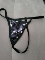 NEU Unterwäsche String schwarz mit Blumenmuster Größe M Hessen - Herborn Vorschau