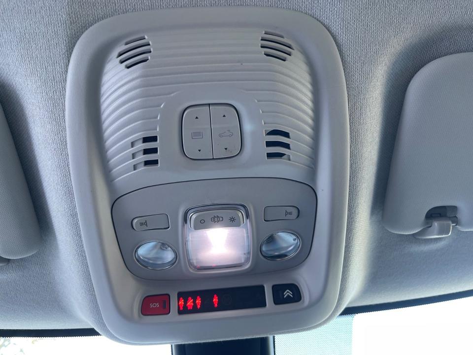 Citroën C3 Aircross Shine 1.2 Klima Navi Panorama 8x Alu in Lüdenscheid