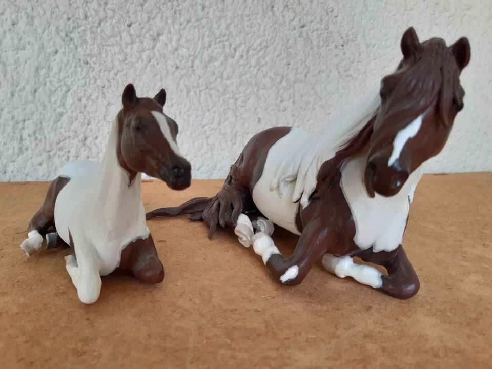 MODELLPFERDE BREYER MISTY MIT FOHLEN LIEGEND CM BOWMAN USA OOAK in Oberursel (Taunus)