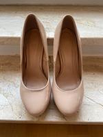 Pumps High Heels Plateau Absatz nude beige Lack 37 Hessen - Kelkheim Vorschau
