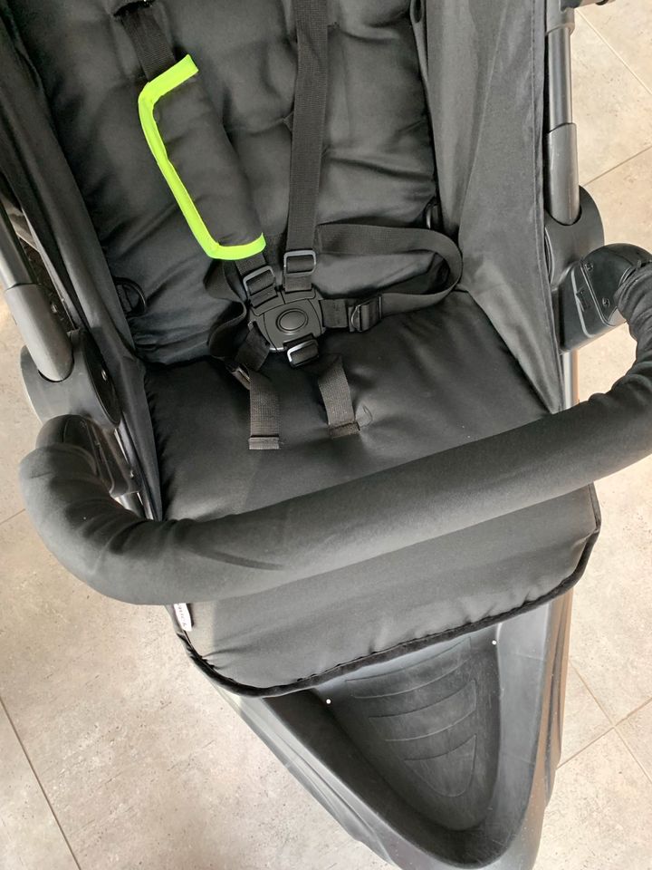 Hauck Dreirad-Kinderwagen Runner black/neon yellow in Essen