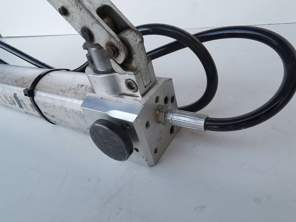 Hydraulik Handpumpe LUKAS LH-2/0,9-70-700bar Schlauch u. Kupplung