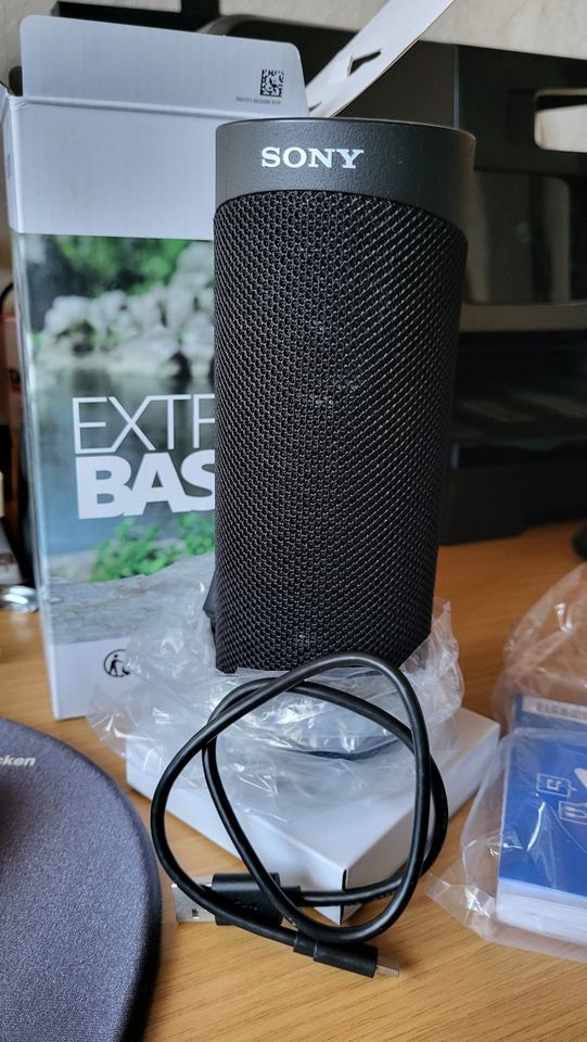 Sony Soundbox SRS-XB23 in Angelburg