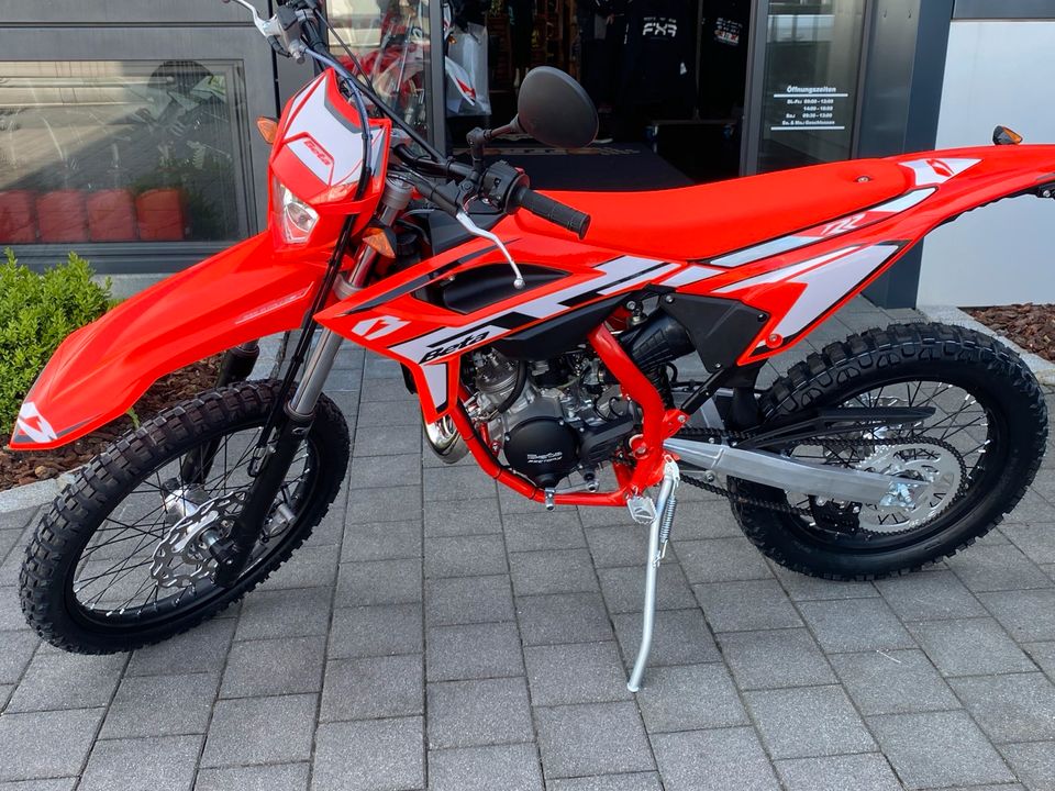 Neufahrzeug Beta RR 50 Sport Enduro Modell 2024 sofort lieferbar in Neuching