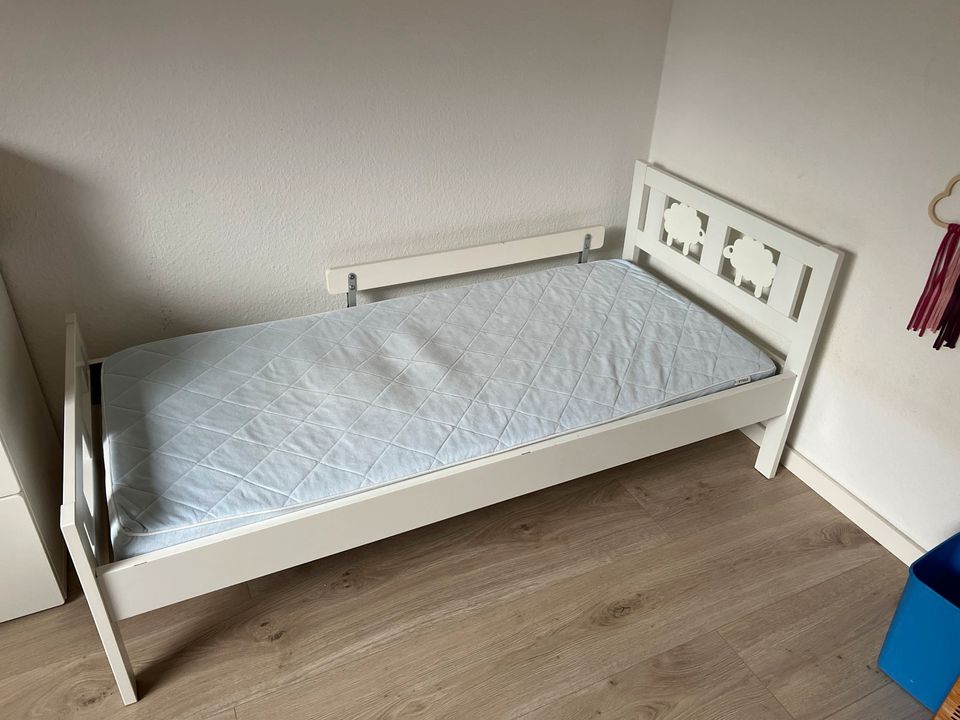 Kinderbett Kritter Ikea 160x70 mit Lattenrost und Matratze in Haimhausen