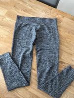 H&M Laufhose Sporthose Jogginghose Gr S neuwertig Nordrhein-Westfalen - Oberhausen Vorschau