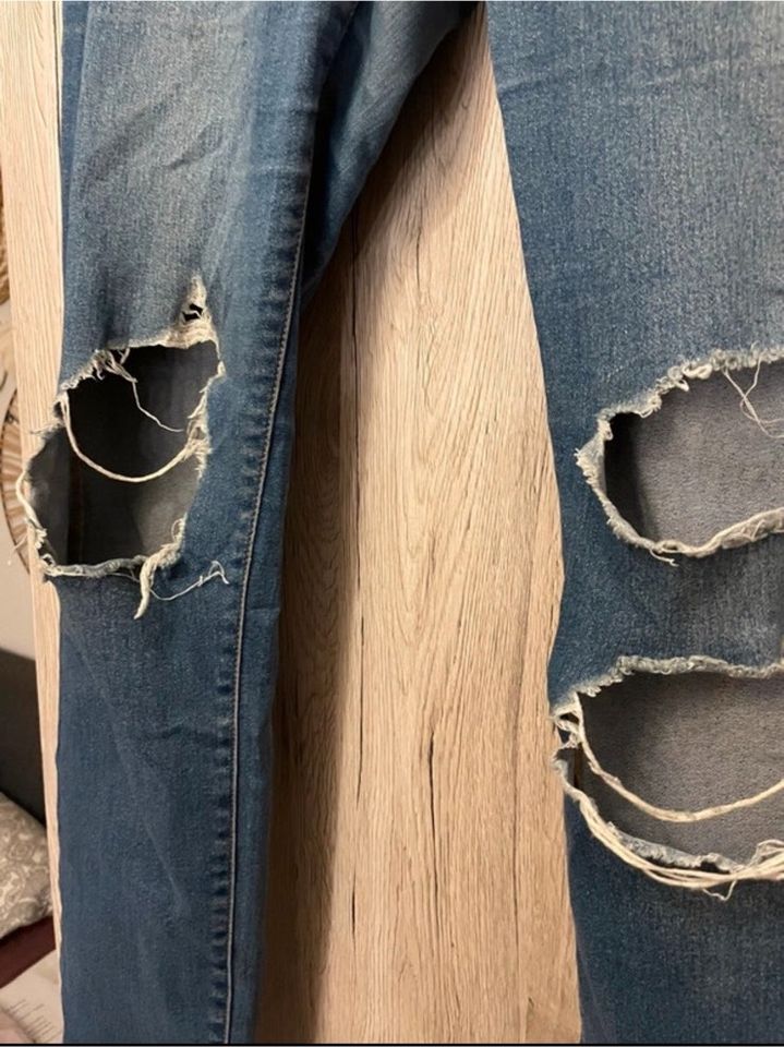 Jeans cut outs blau Löcher Janina 38 in Lindlar