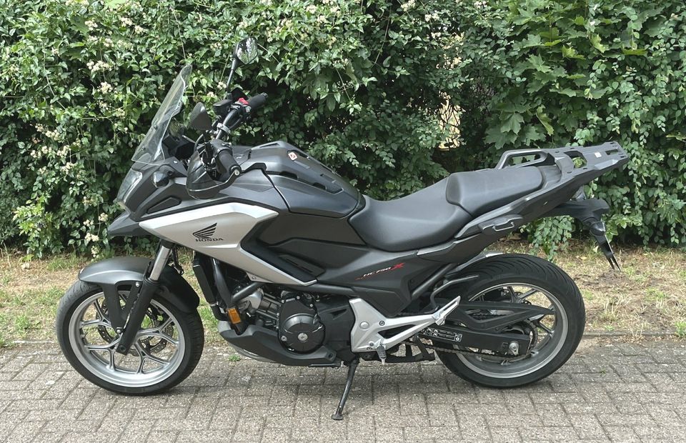 Honda NC 750X RC90 DCT BJ 2016 Euro 4 in Hannover