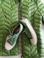 Damen Jacke & passende Sneaker Größe 38 Hessen - Offenbach Vorschau