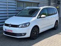 Volkswagen Touran Highline AUTOMATIK/PANO/XENON/TÜV 03.27 Niedersachsen - Burgdorf Vorschau
