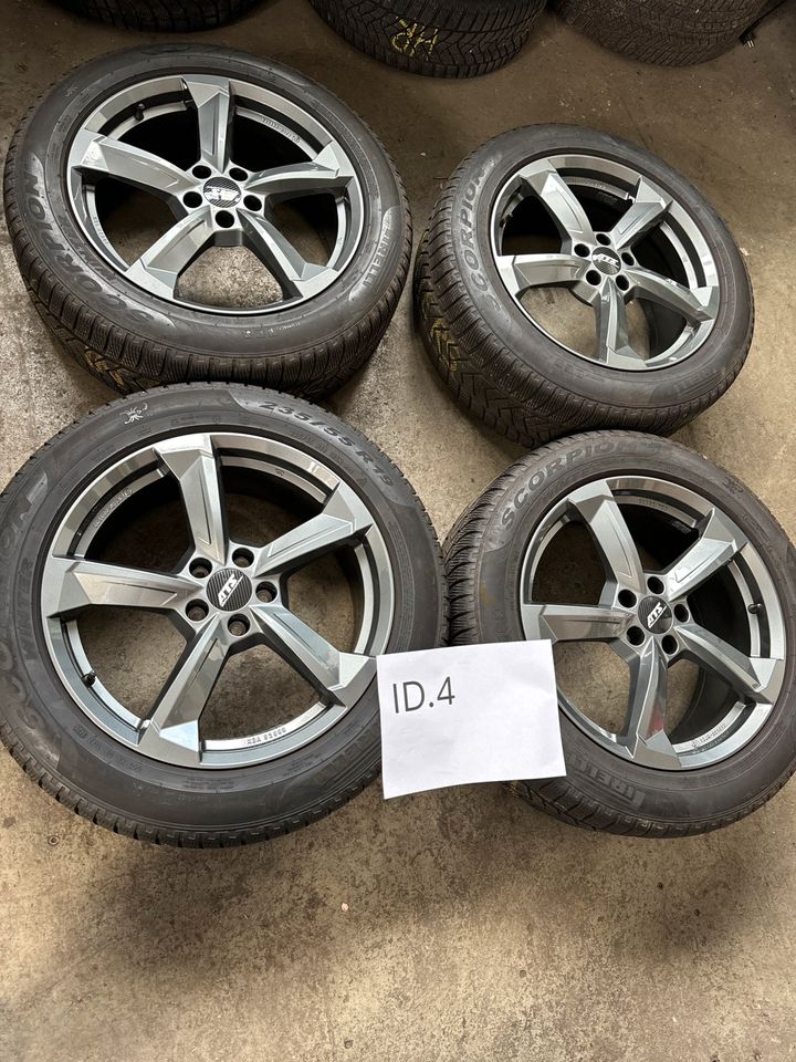 VW ID4 ATS ALUFELGEN WINTERREIFEN Pirelli 235/55 19 Pirelli Top in Manching