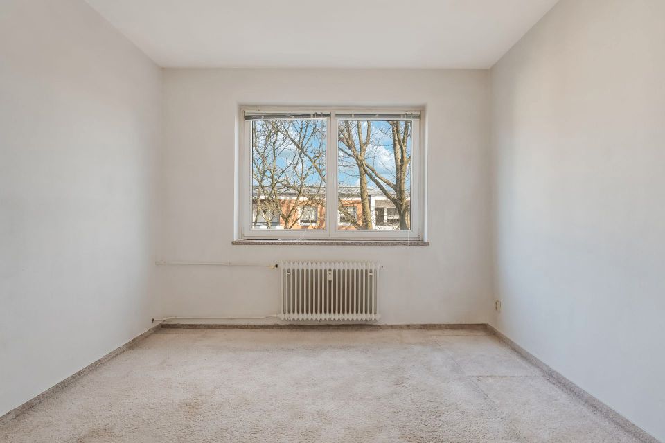 Bezugsfreie und helle Wohnung mit Westbalkon in Berlin-Zehlendorf! in Berlin