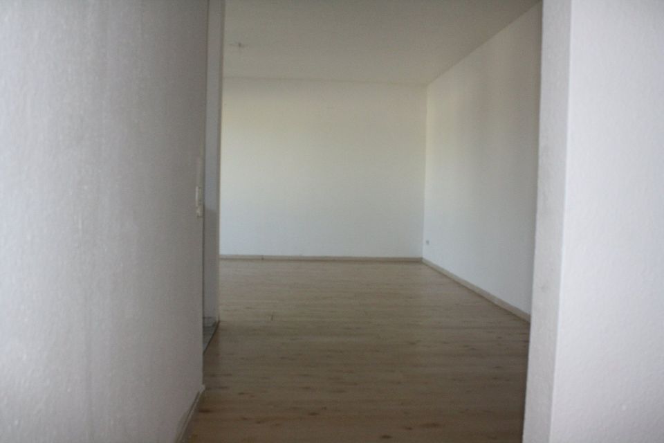 renovierungsbedürftige 2-Zimmer-Eigentumswohnung mit 2 Balkonen in Bremen