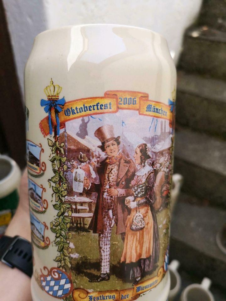 Oktoberfestkrüge 1990 bis 2018 in München