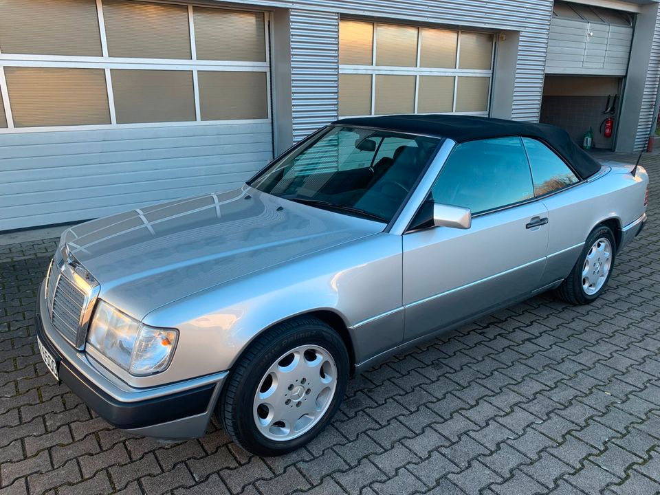 Mercedes CE300 W124 H-Zulassung Oldtimer in Maulbronn