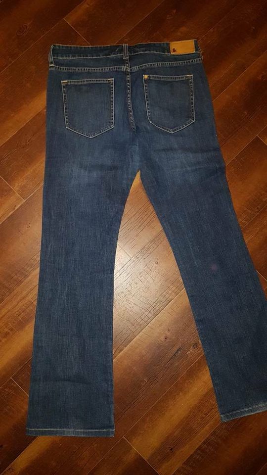 Dunkelblaue Jeans von H&M 31/34 in Schöffengrund