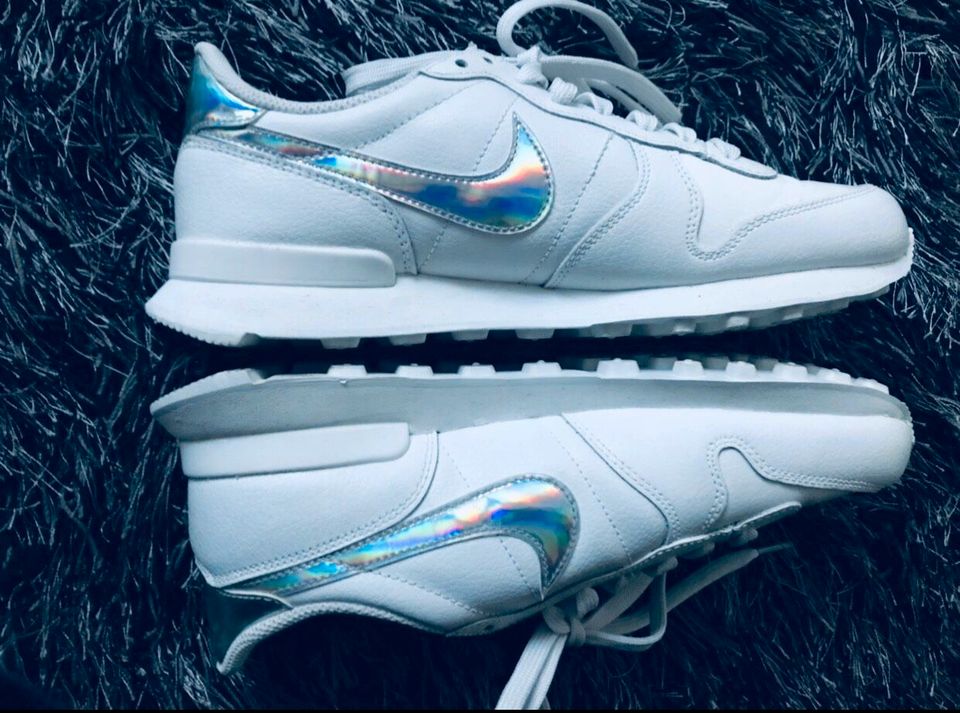 Nike Internationalist weiß Hologramm Gr. 40 in Dortmund - Lichtendorf |  eBay Kleinanzeigen ist jetzt Kleinanzeigen