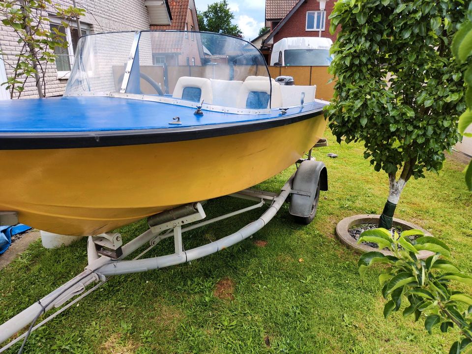 Sportboot mit Trailer in Preußisch Oldendorf