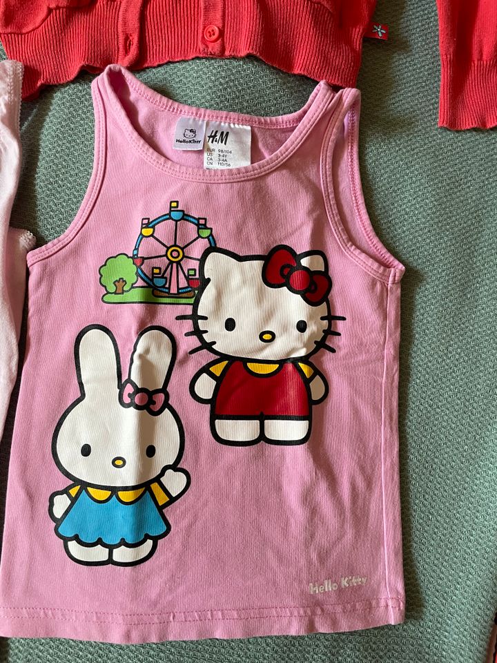 Kleidungspaket 98-104 Kleidung Disney Hello Kitty in Goch