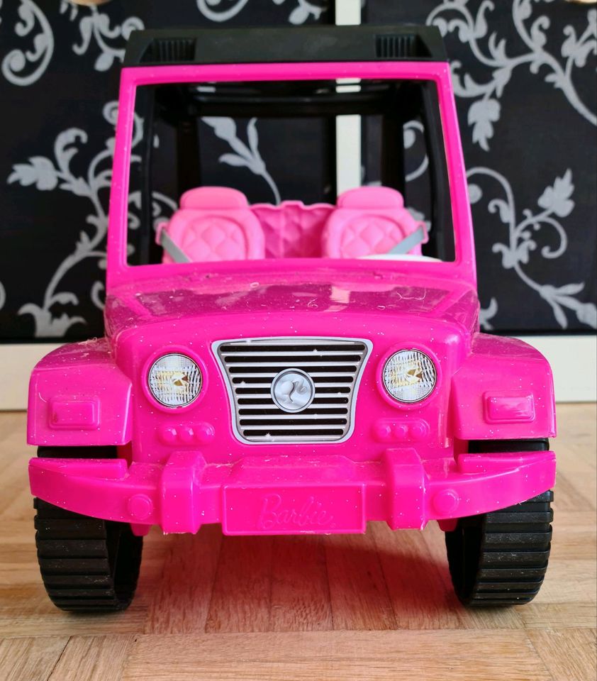 Barbie Jeep in Nürnberg (Mittelfr)