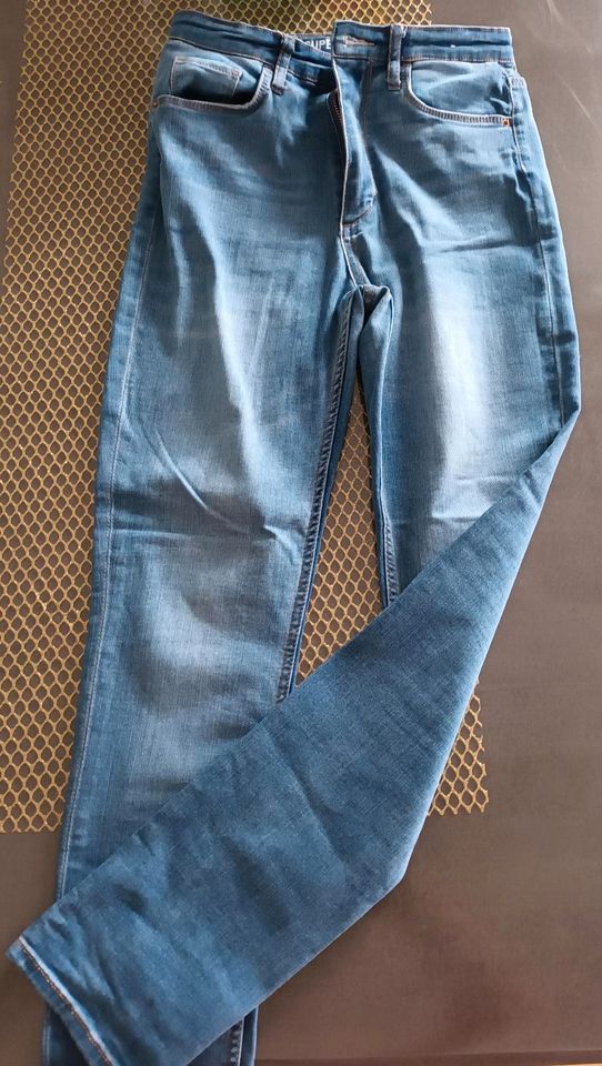 Jeans H&M WIE NEU in Ottensoos