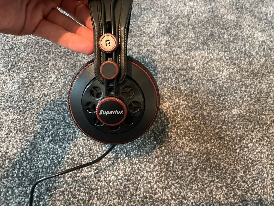 Superlux Studio Kopfhörer- Genau so gut wie Beyerdynamic Dt990 in Köln