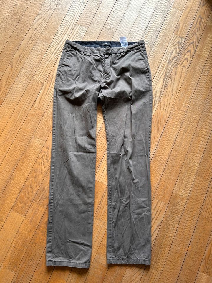 Graubraune Stoffhose / Chino von Esprit - 32/34 in Aachen