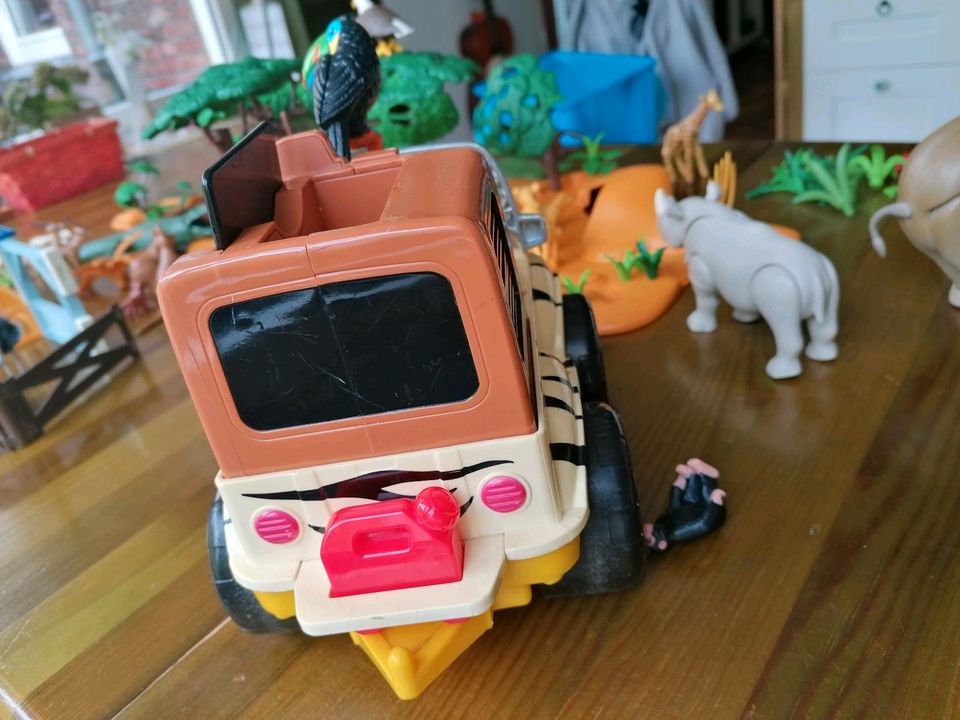 Safari Landschaft Fisher Price Elefanten Löwen Krokodile Jeep in Oberhausen