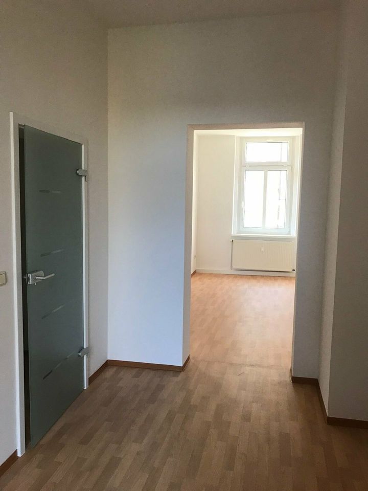 Große helle 7 Raum - Wohnung mit 5 Schlafzimmern und Balkon im Zentrum in Plauen