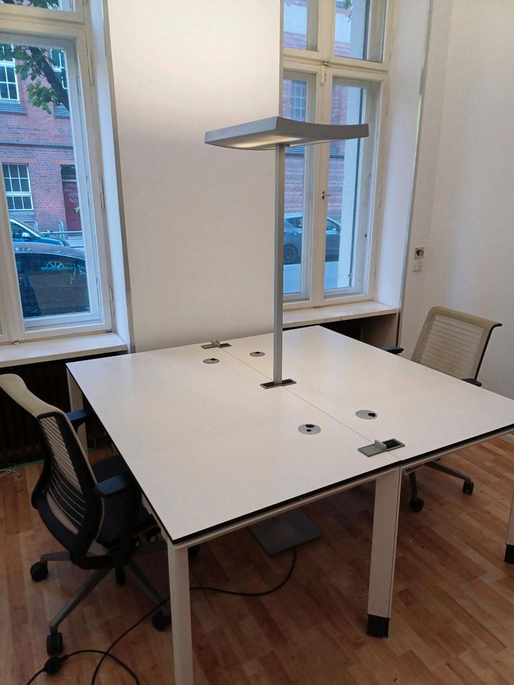 Höhenverstellbarer Designer Schreibtisch von Steelcase in Berlin