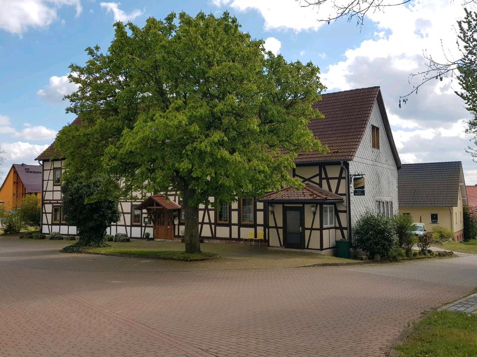 uriges Fachwerkhaus mit Gasthof und Saal zu verkaufen in Helbedündorf