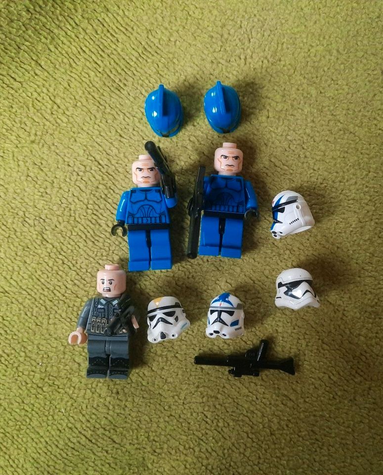 Lego kompatible Star Wars Figuren + Zubehör in Hilzingen