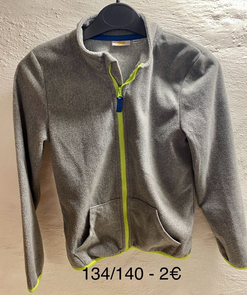 Fleecejacke Gr. 134/140 in Heringen (Werra)