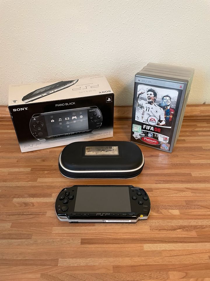 PSP mit Spielen und Zubehör in Kaufbeuren