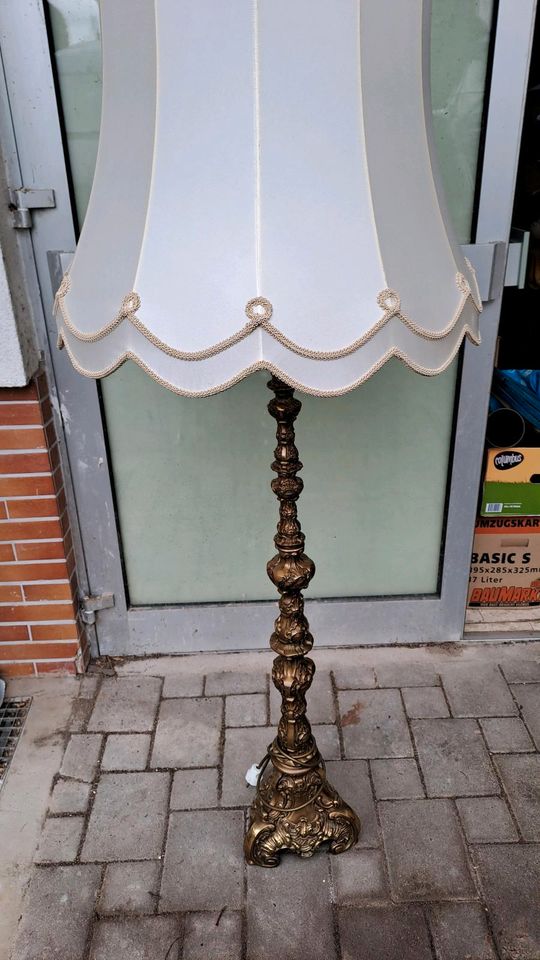 Messing/Bronze .Ältere Stehlampe.ca 160 cm hoch. in Kappelrodeck