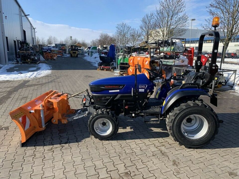 Farmtrac 26 26PS Winterdienst Schneeschild Traktor Allrad NEU in Osterweddingen