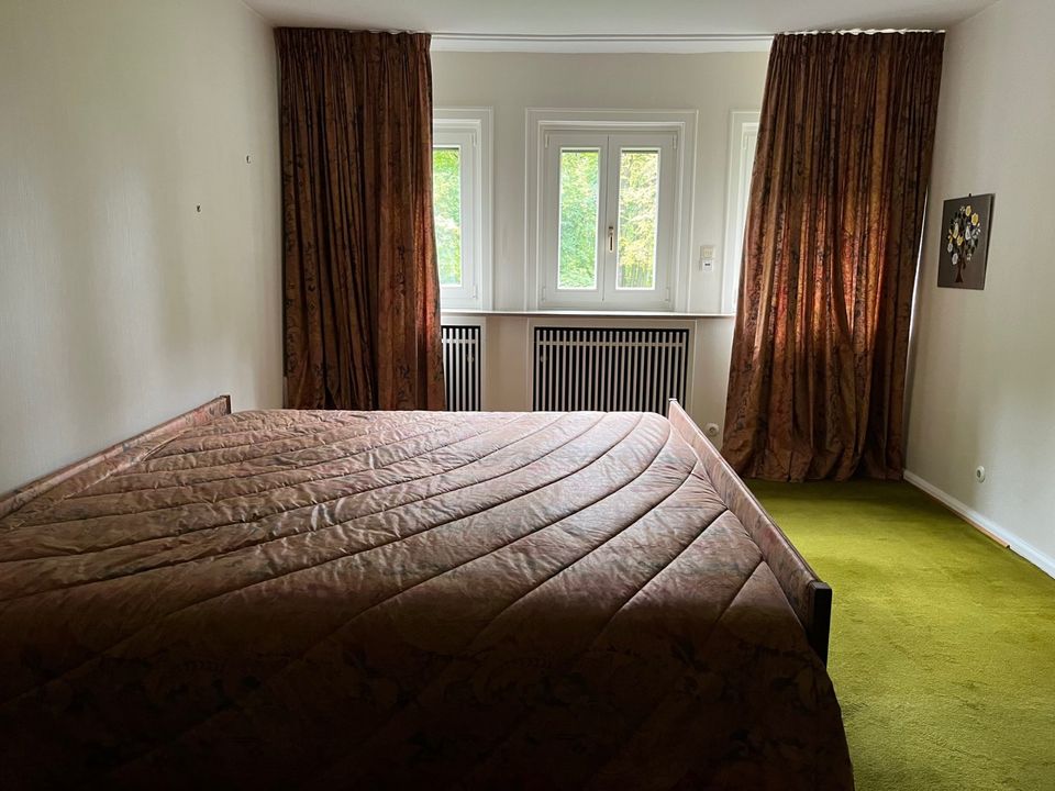 Doppelbett, 2x100 x 200 Lattenrost, Tagesdecke, passende Gardinen in Bünde