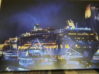 Bild auf Leinwand: Norwegian Cruise Line mit Feuerwerk in Hamburg Wandsbek - Hamburg Rahlstedt Vorschau