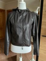 MONARI KUNSTLEDERJACKE MIT KAPUZE GR 36 NEU Niedersachsen - Jever Vorschau