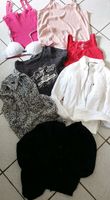 8-tlg.Kleidungspaket Mädchen Cardigan Top Bluse Hemd Gr XS***10€ Nordrhein-Westfalen - Freudenberg Vorschau