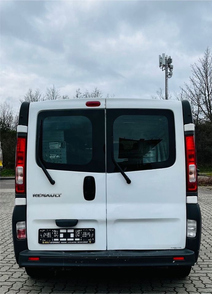 RENAULT TRAFIC 2.0 DCI L2H1 KLIMA 05/26 123000km in Merseburg