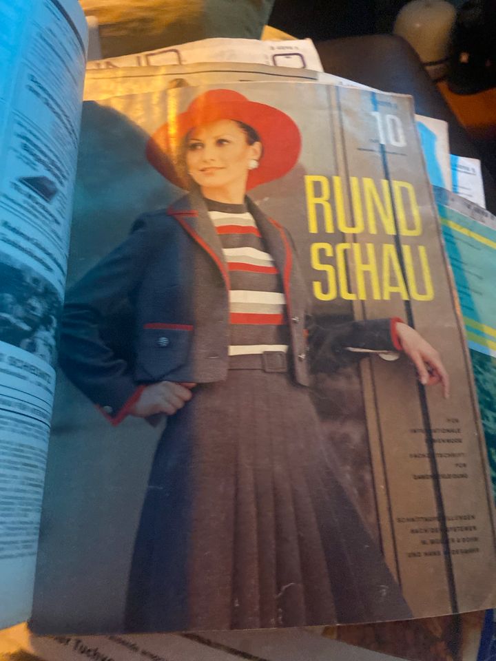 Rundschau Damen Modezeitschrift Damen 70 iger Jahre 14 Stck. in Berlin